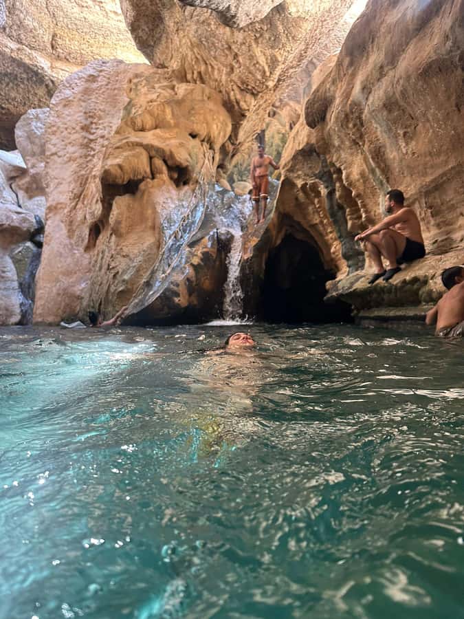 Muscat: Wadi Shab & Bimmah Sinkhole Tour with Pickup & Lunch - Comfort, safety, and who should book