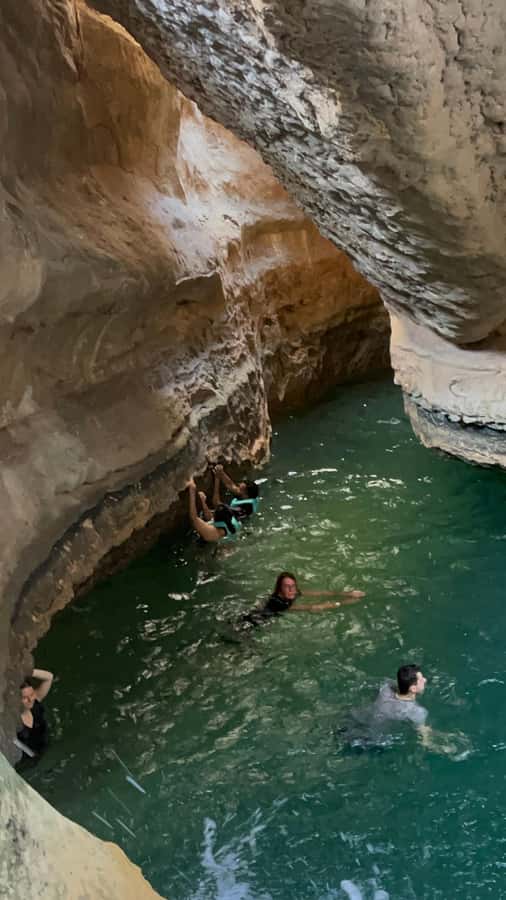 Muscat: Wadi Shab, Romantic Cave and Sinkhole Full-day Trip - The $40 day trip from Muscat
