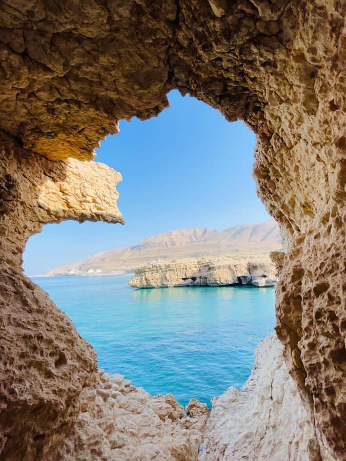 Muscat: Wadi Shab, Romantic Cave and Sinkhole Full-day Trip - Lunch, snacks, and what to pack