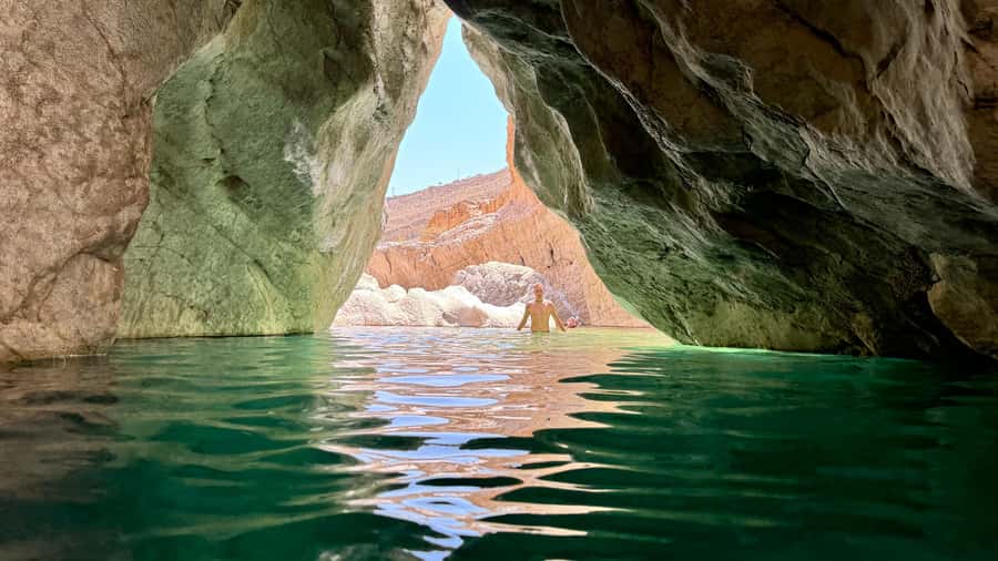 Muscat: Wahiba Desert and Wadi Bani Khalid Guided Group Tour - Wahiba Sands and the 4WD desert drive