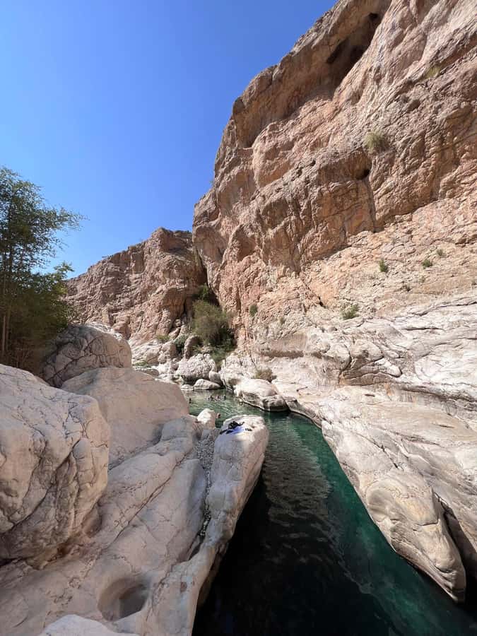 Muscat: Wahiba Sands & Wadi Bani Khalid Full-Day Tour+Lunch - The 25-minute transfer to Wadi Bani Khalid