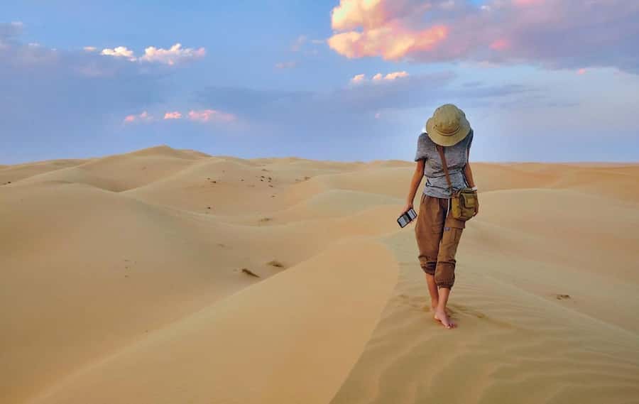 Muscat: Wahiba Sands & Wadi Bani Khalid Full-Day Tour+Lunch - Swimming, walking, and Muqal Cave