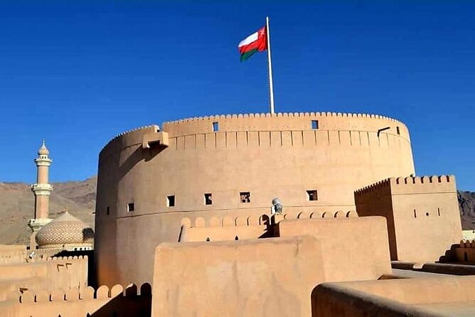 Nizwa- Al Hamra Old Village- Misfah Al Abryeen Full Day Tour - The guide, the vehicle, and the pace