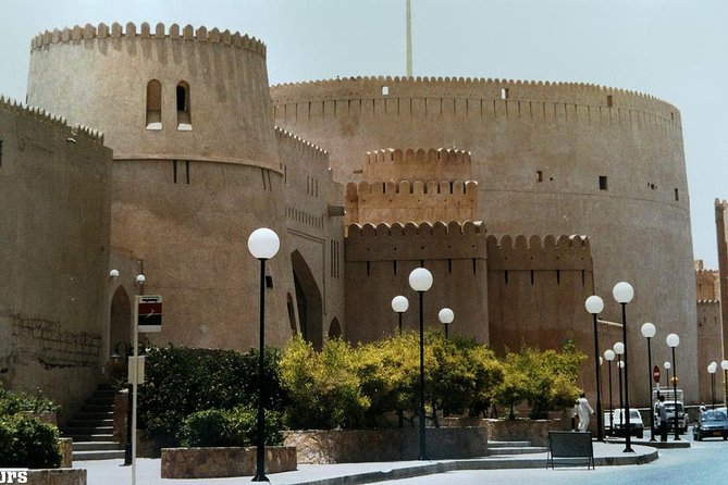 Nizwa and Jabl Shams private and custom tour - Food, water, and the real cost