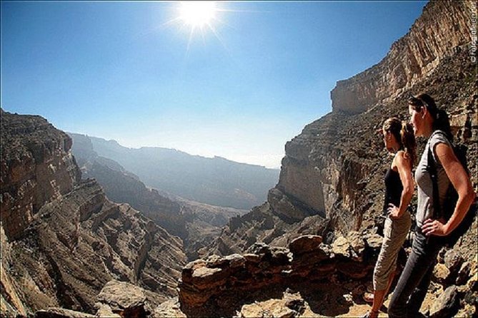 Nizwa and Jabl Shams private and custom tour - Nizwa Fort and the Friday problem