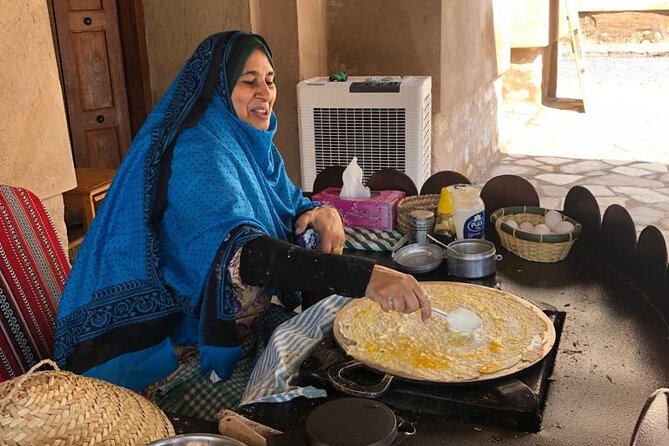 Nizwa and Oman's Historical Gems Tour - Al Hamra’s old houses and welcoming majlis