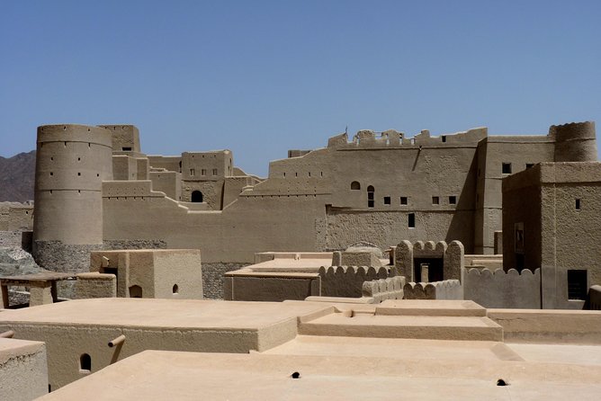 Nizwa Bahla & Jabrin Fort(Muscat tours) as private and custom trip - Starting with Nizwa Fort and its tall tower