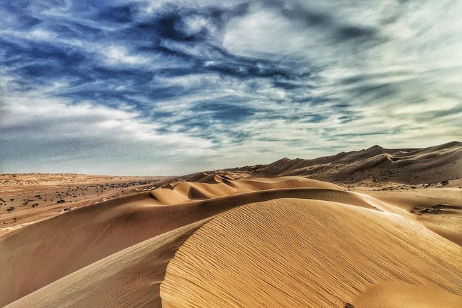 Overnight Desert Tour with Wadi Bani Khalid - Guides, group size, and the human side of the trip