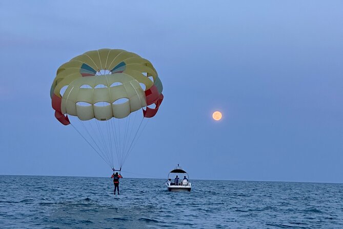 Parasailing tour in Al Mouj Muscat - Weather and communication can make the difference