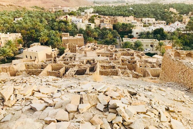 Private 3 days 2 nights Roundtrip Tour in Oman - Day three: sunrise, Bronze Age tombs, and the Green Mountain