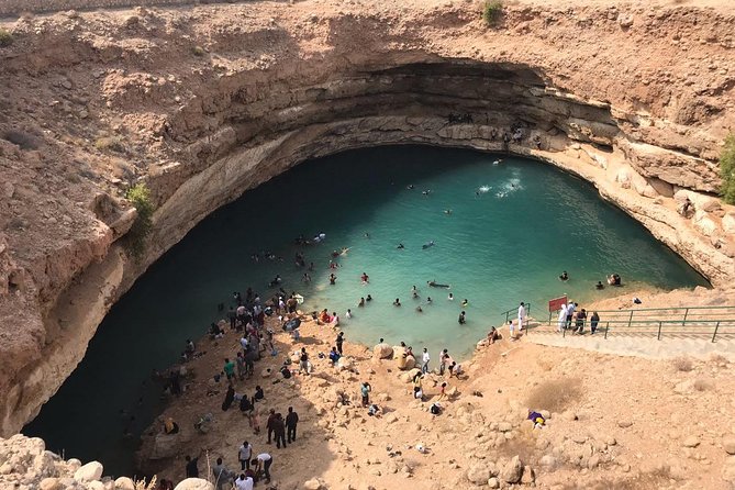 Private Day Trip to Wadi Shab & Bimmah Sinkhole Price Up To 5 Persons - The Wadi Shab pools lead to a narrow cave