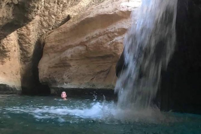Private Day Trip to Wadi Shab & Bimmah Sinkhole Price Up To 5 Persons - Bimmah Sinkhole offers one last swim
