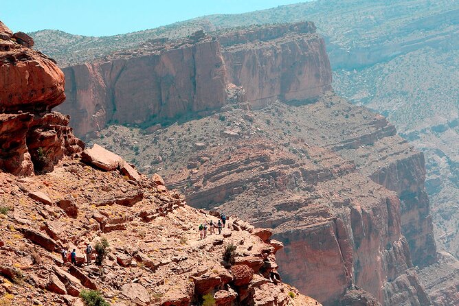 Private Explore Oman Grand Canyon, Jebel Shams and Nizwa - Why This Private Mountain Day Works