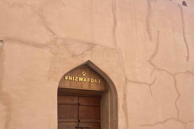 Private Explore Oman Grand Canyon, Jebel Shams and Nizwa - What the Guide Adds to the Day