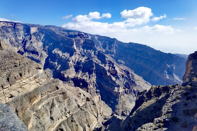 Private Full Day Guided Balcony Walk Hiking to Jebel Shams - What to pack for the mountain day