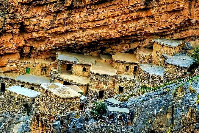 Private Full-Day Jebel Akhdar-Al Suwjara Village Tour - Birkat Al Mouz brings the first mountain views