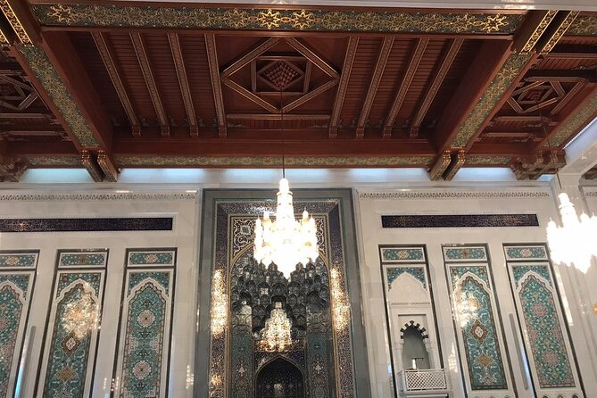 Private Full Day Muscat City Tour - Bait Al Zubair Museum and Omani traditions