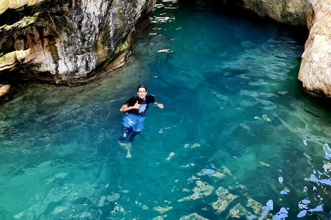 Private Full-Day Wadi Tiwi and Bimmah Sinkhole Tour from Muscat - What the private 4WD arrangement adds
