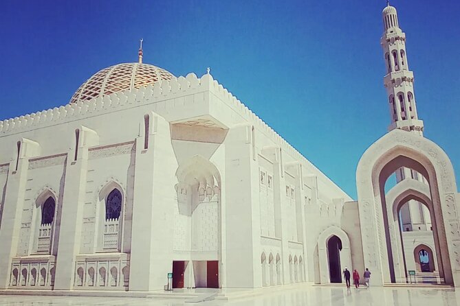 Private Half-day Tour in Muscat - Sultan Qaboos Grand Mosque: start with Muscat’s grandest interior