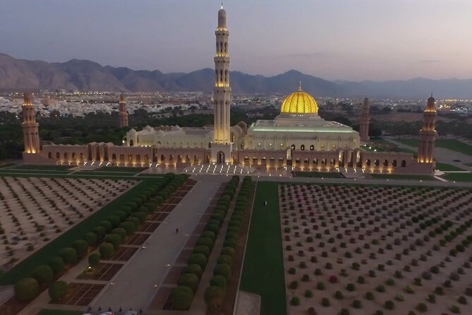 Private Half-Day Tour to Grand Mosque-Nakhal Fort and Hotspring - The Sultan Qaboos Grand Mosque and its 21-ton carpet