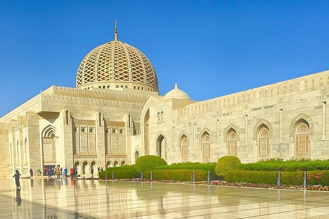 Private Muscat City Tour - Full Day - Qurum Beach as a short photo stop