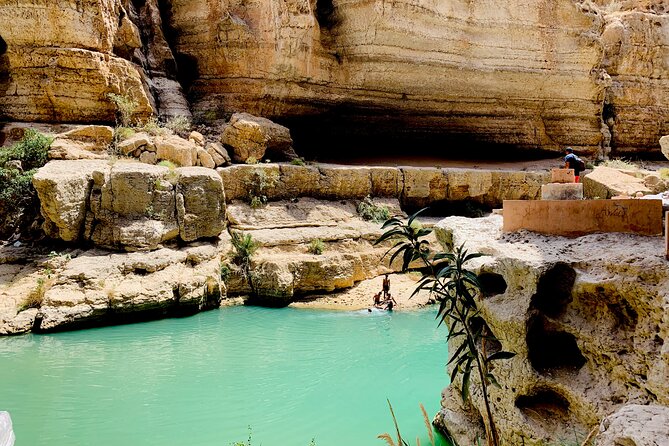 Private Oman Desert Overnight in Wahiba Sand and Wadi Exploration - Crossing the Wahiba Sands by 4WD
