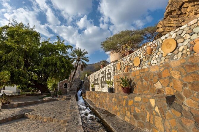Private Tour Nizwa Birkat Al Mouz and Oman Across Ages Museum - Nizwa Fort and the price of admission