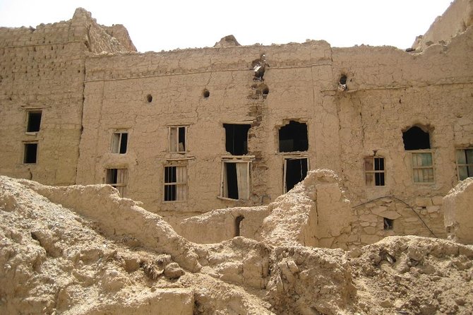 Private Tour: The Grand Canyon of Oman and Jebel Shams Day Trip - Misfat Al Abrein, a village on the mountainside
