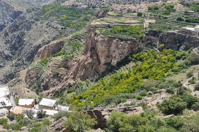 Private Transfer from Muscat to Jebel Akhdar by 4WD Car - A practical ride from Muscat to the mountains