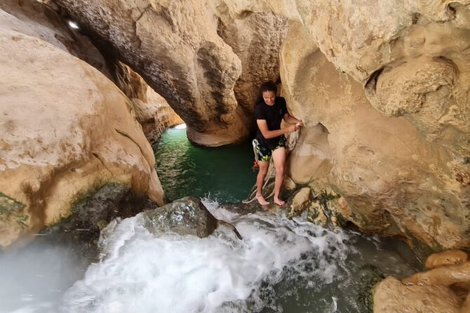 Private Wadi Shab - Bimmah Sinkhole - White Sand Beach - Full Day Tour - The private vehicle changes the feel of the day