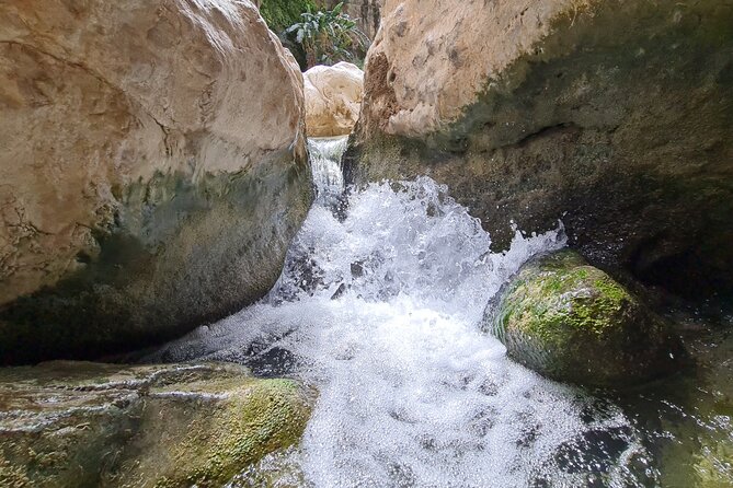 Private Wadi Tiwi - Bimmah Sinkhole - White Sand Beach - Full Day Tour - Bimmah Sinkhole: a one-hour crater stop