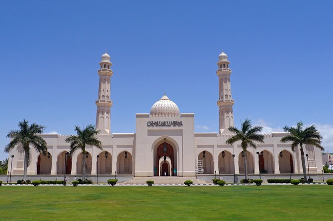 Salalah City Tour + West Coast Combo (Mughsail beach, blowholes) - Ain Garziz and the limestone caves