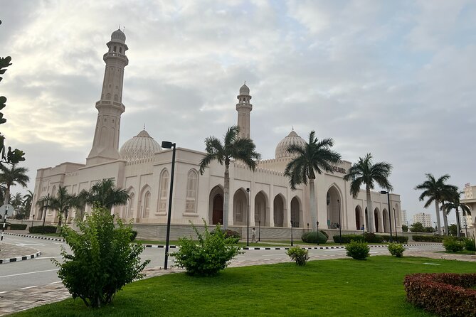 Salalah City Tour with History, Culture, Souq Shopping, Halwa - Nabi Ayoub’s Tomb and the view over Salalah