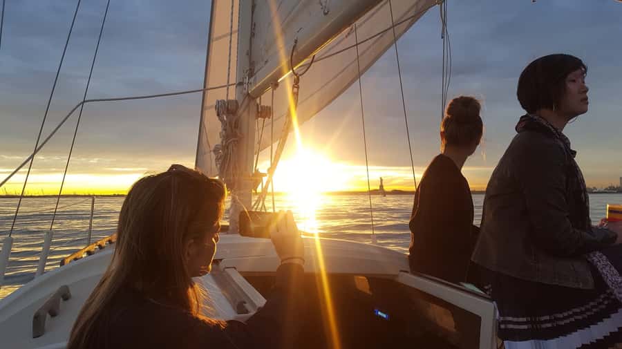 Sunset Dhow Cruise - Passing the Yacht Club and Sidab Fishing Village