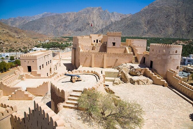 Tour Shahad 4 Days-3 Nights, Oman Tours Package - Day two: Nizwa’s market, fort, and the road to Wahiba Sands