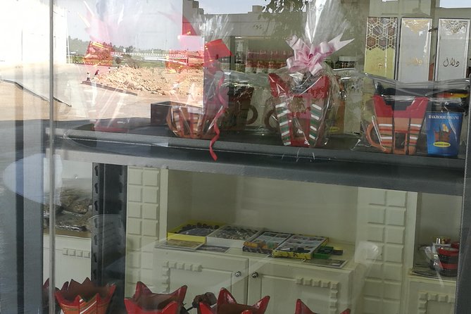 Ultimate Tour - Salalah city highlights - Omani halwa and coffee in a short cultural stop