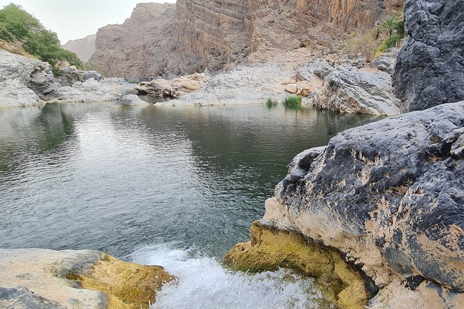 Wadi Al Arbeieen Sinkhole & Fins Beach Swim & Hike - Waterfalls, short trails, and what to pack