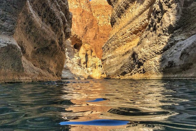 Wadi Shab and Bimmah Sinkhole Full Day Tour - The hike rewards steady pacing