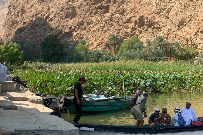 Wadi Shab and Bimmah Sinkhole Private Day Trip+Lunch - A short look at Fins Beach