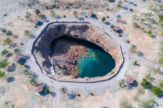 Wadi Shab and Bimmah Sinkhole Private Day Trip+Lunch - Who will enjoy this day most?