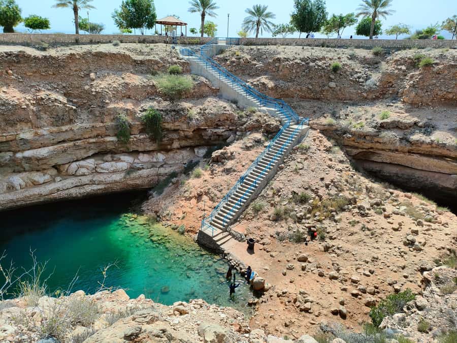 Wadi Shab &Bimmah Sinkhole &Heart shaped Cave &Pebble Beach - Who should book this day trip
