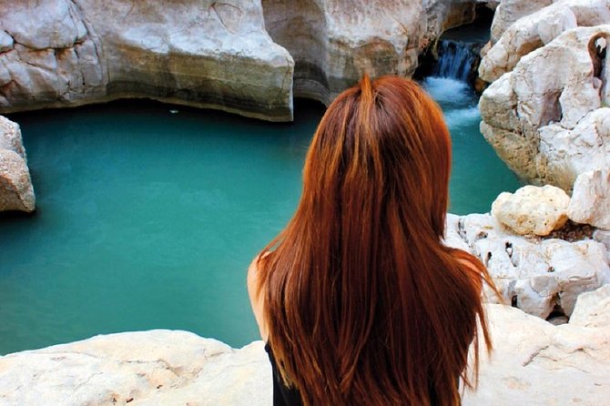 Wadi Shab full day tour - The drive from Muscat and the private 4x4 advantage