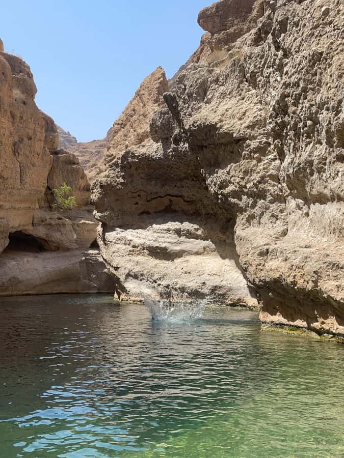 Wadi Shab Parking Meet the Local Guide for Self drivers - Who should book this outing
