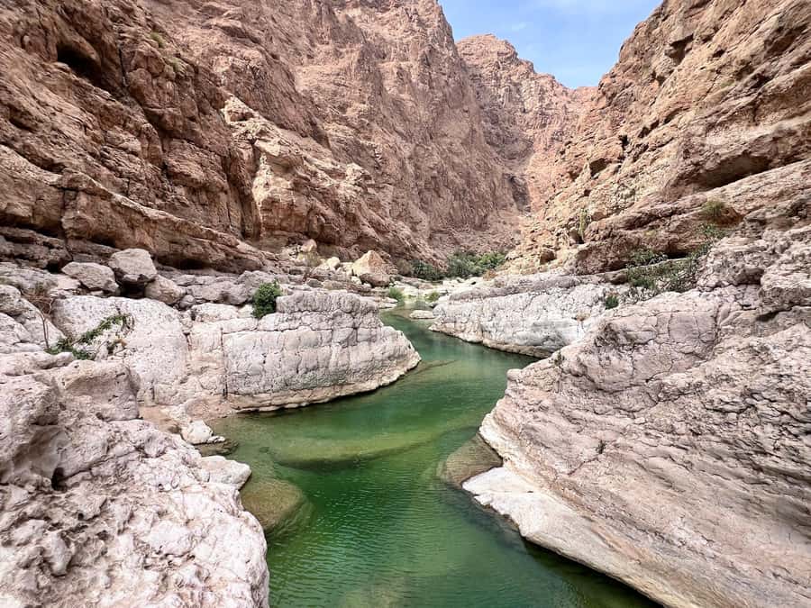 Wadi Shab & Wadi Tiwi : Guided Adventure (Customer Own Car) - A useful break before Wadi Tiwi