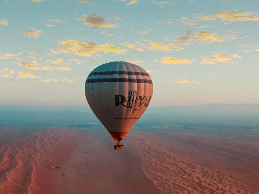 Wahiba Sands: Hot Air Balloon Experience - Before sunrise between the desert camps