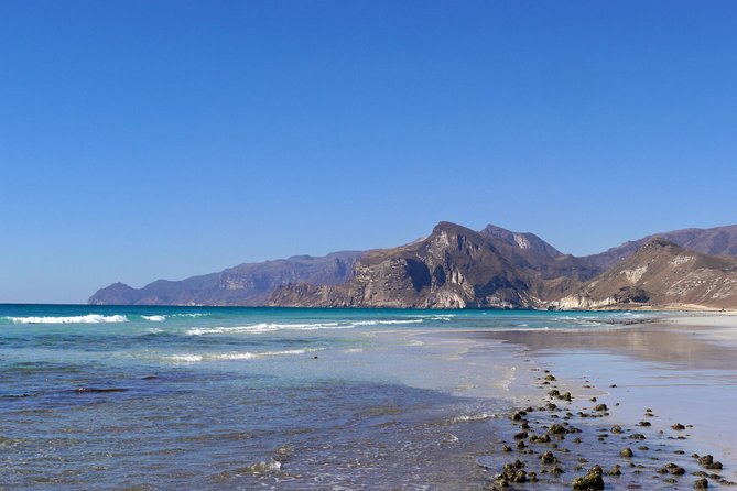 West Coast Mountains and Beaches (Fazayah beach + Shaat cliff) - What the private format adds
