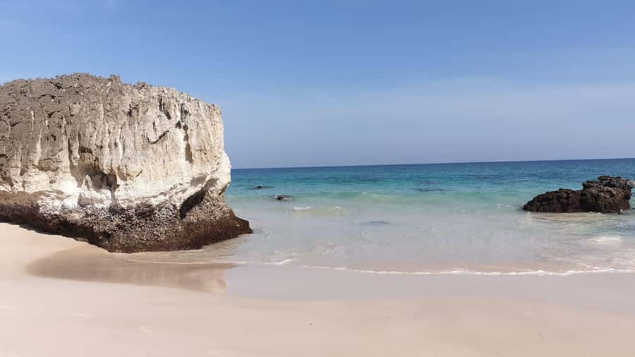 West Salalah: Caribbean of the Orient Fazayah Beaches & City - Masood Beach and the west coast road