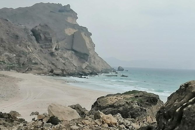 Where Sea Meets Rock: A Scenic Journey to West Salalah’s Shores - Why West Salalah’s coast makes such a good half-day outing